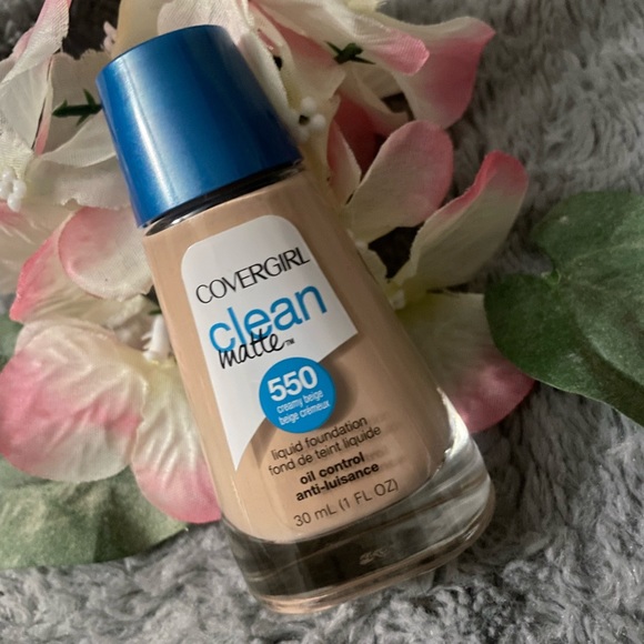 ⚜️3/$25⚜️COVERGIRL CLEAN MATTE FOUNDATION-CREAMY BEIGE 550🛍 - Picture 4 of 4